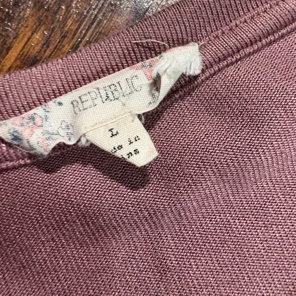 2 women’s size L long sleeve tops - Picture 4 of 5